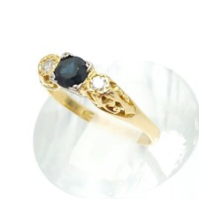 Vintage 18ct Yellow Gold Green