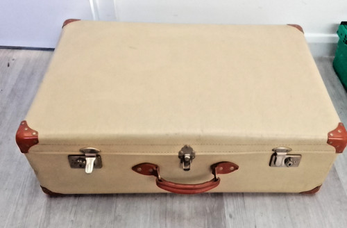 Large retro suitcase - large,
