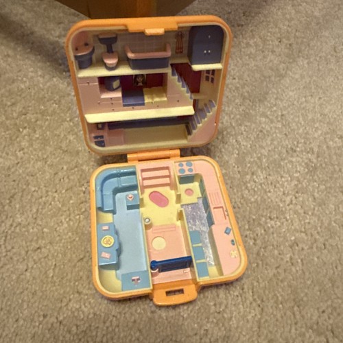 Vintage polly pocket - polly, polly`s