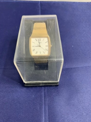 Gold plated case - gold, ss