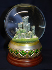 Waterford Crystal Snow Globe Holiday Heirlooms Lismore Castle Sankyo Music Box