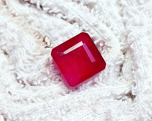 Square shape natural red beryl - shape,