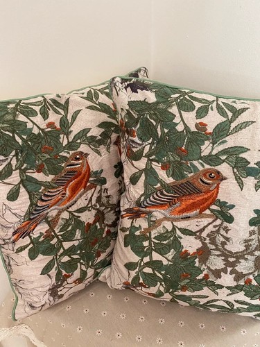 Large embroidered bird - large,
