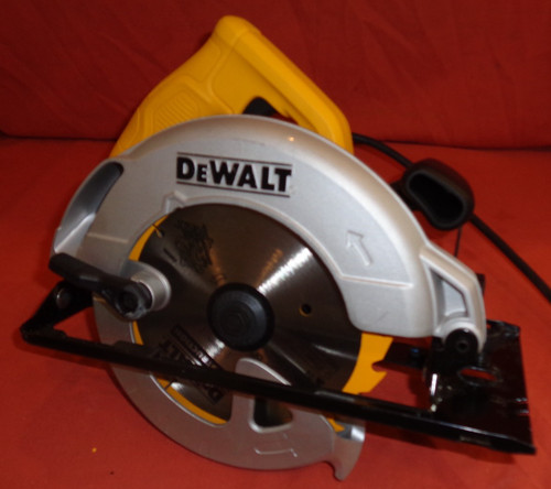 Dewalt dwe550 240v corded - 240v,