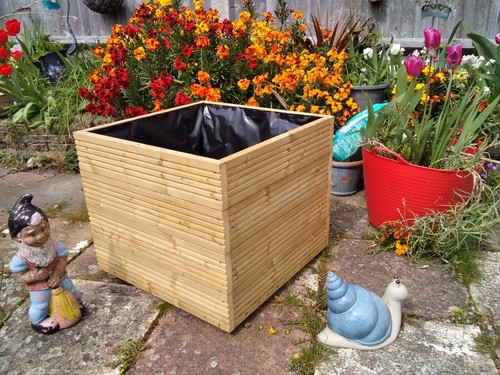 Raised garden pond - raised,