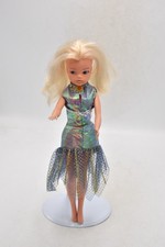 Vintage 1980s Sindy Doll