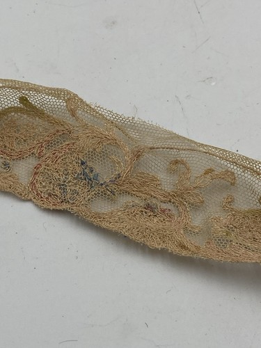 Antique lace trimming - lace, (l114)