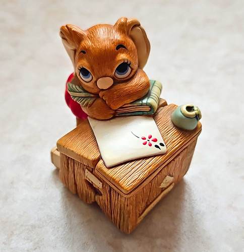 Vintage pendelfin rabbit - vintage,