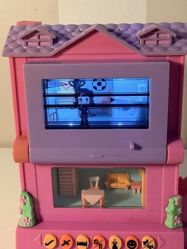 Pixel chix story house - story,
