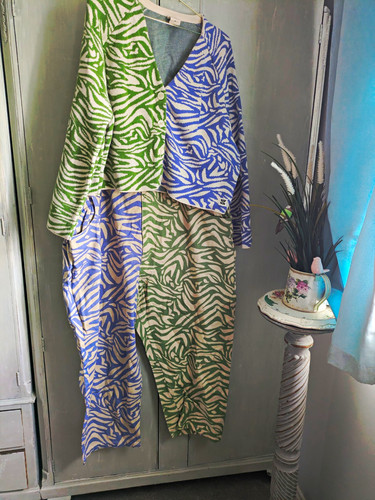 Lucy yak zebra stripe blue - &,