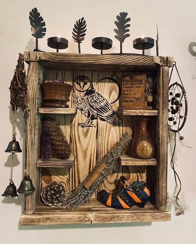 Wise old owl - hanging, wall