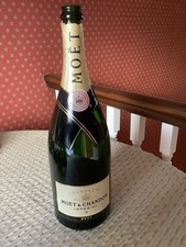 Moët chandon champagne - &,