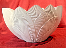 Kaiser White Porcelain 4.5 inch Mantle Vase 10027 Mint/Excellent Condition