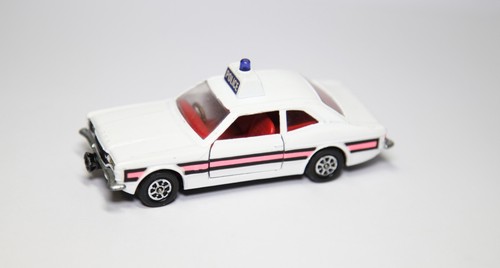 Corgi 402 ford cortina - corgi, glx