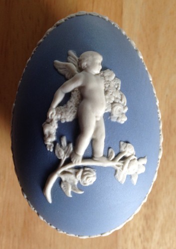 Cherub wedgwood jasper ware - wedgwood,