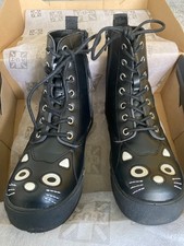 womens T.U.K tuk creeper 7 eye Kitty Combat Boots Black Vegan Leather size 4