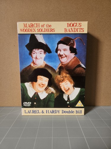 Laurel and hardy bogus - hardy,