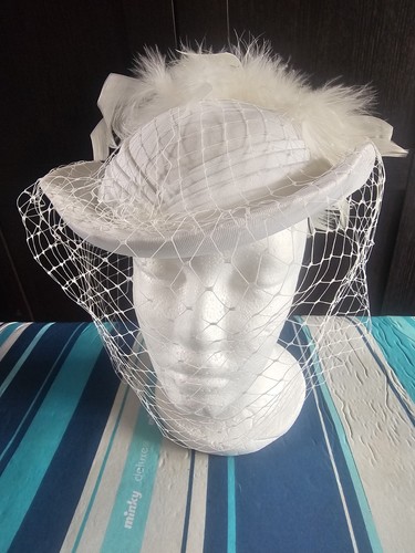 Vintage white pillbox hat - white, face