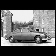 Photo A.035246 DAIMLER V8 250