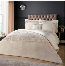 Catherine  lansfield Deco