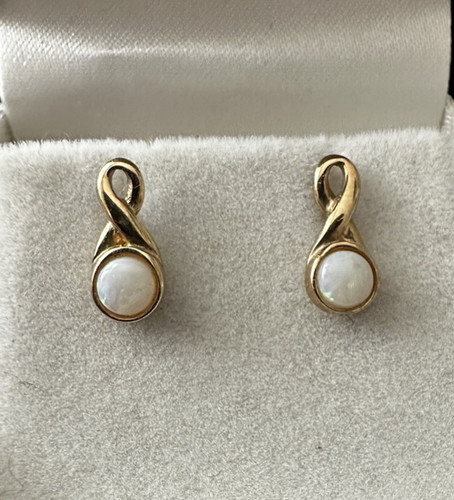Vintage 9ct yellow - yellow, opal