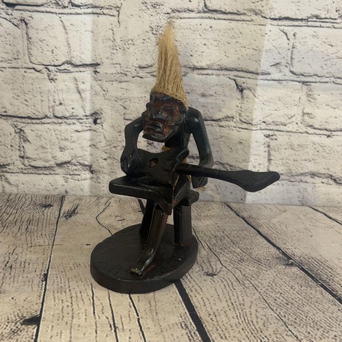 15cm sitting guitarist - sitting, african