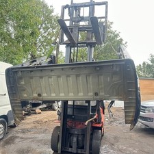 Nissan navara d40 2.5 dci Rear