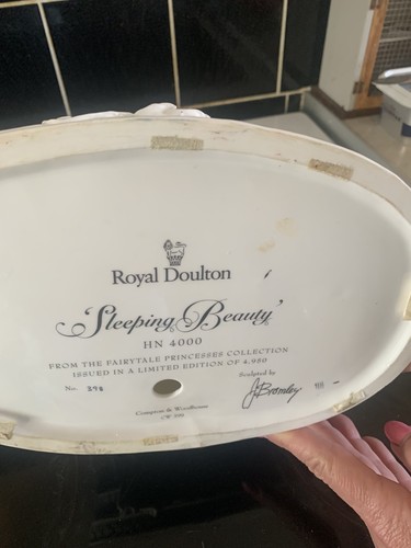 Royal doulton sleeping beauty - royal,