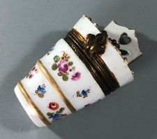 Antique Porcelain Box A70017