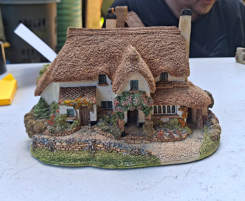 Lilliput lane periwinkle - lane-, "periwinkle