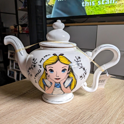 Disney alice wonderland - alice, in