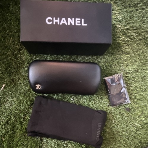 Chanel black hard - (wide),