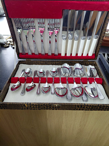 Boxed vintage cutlery set - ,