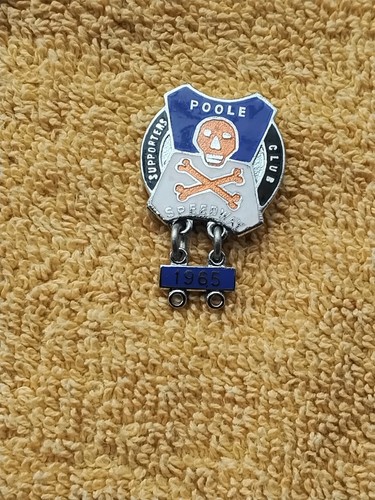 Poole pirates speedway badge - speedway,