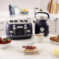 Charles Bentley 1.7L Kettle &