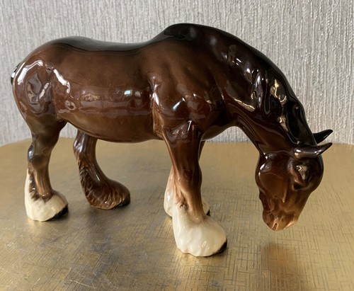 Beswick horse grazing - horse,
