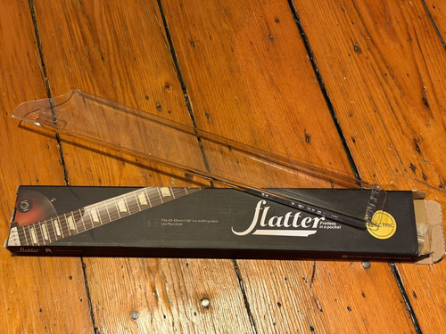 Fretless pocket guitar - in,