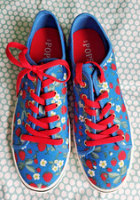 Popsy Clothing Blue Strawberry Print Canvas Pumps Size 8 41 Insoles Rubber Sole