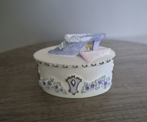Willow hall collection - willow,