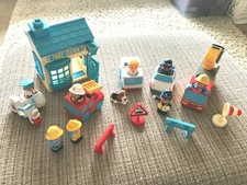 ELC HAPPYLAND POLICE STATION CAR BIKE FIRE ENGINE POLICE MAN ROADWORKS SOUNDS 