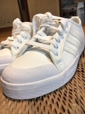 Adidas bnwt Honey low w