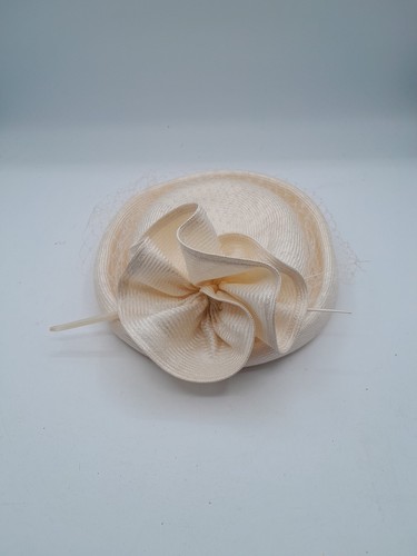 Cream pillbox fascinator hat - pillbox,
