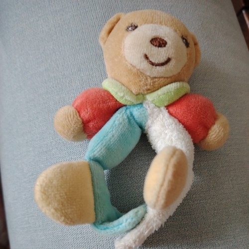 Kaloo 123 bear wrist rattle