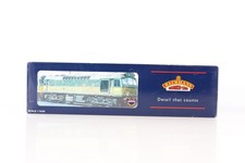 Bachmann 32-413 OO Gauge Class 25/2 BR Green "D5237" Diesel Locomotive