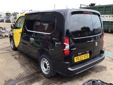 Genuine Peugeot Partner Vauxhall Combo Breaking Windscreen Glass 2019-2021