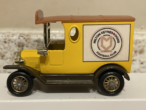 Lledo model ford van milton - lledo,