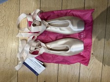 Gaynor Minden Lyra Sculpted Fit Pointe Shoes Worn Once Size 11.5