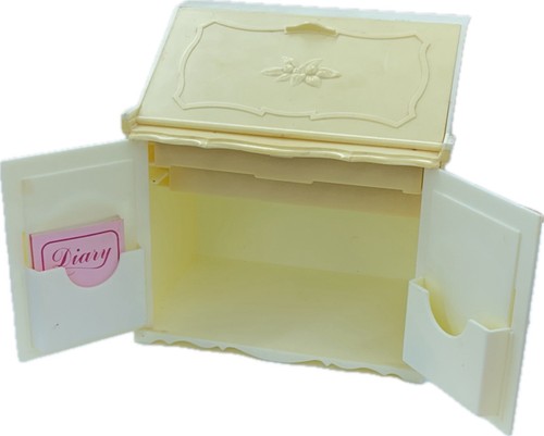 Vintage pedigree sindy - vintage, writing