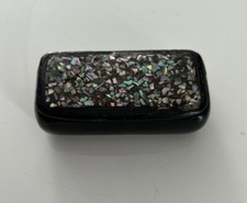 VINTAGE PAPIER MACHE SNUFF BOX HINGED LID WITH INLAID MOTHER OF PEARL