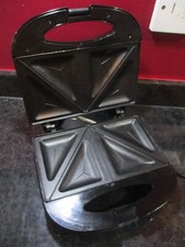 KitchenPerfected 2 Slice Sandwich Toastie Maker Non Stick 750W - USED - GOOD